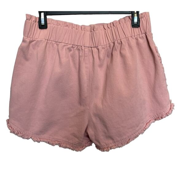 New ~ PINK LILY BOUTIQUE ~ Frayed Hem Paper Bag Denim Shorts Size Medium - Picture 4 of 6